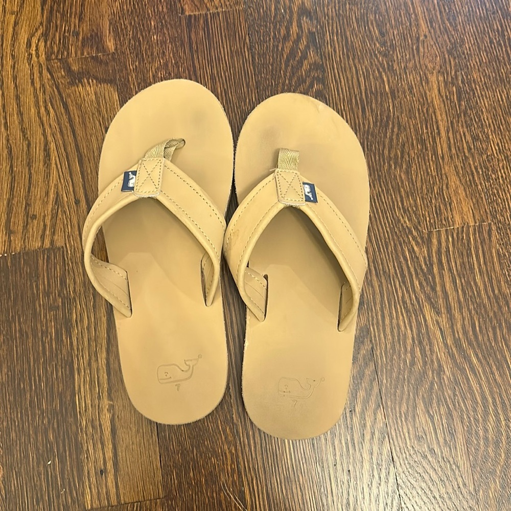 Vineyard Vines Men's Contoured Leather  Flip Flops